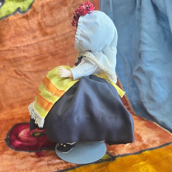 Vintage 80s Madame Alexander Greece Doll 565 with Stand 8 Inch Greek - Picture 4 of 10